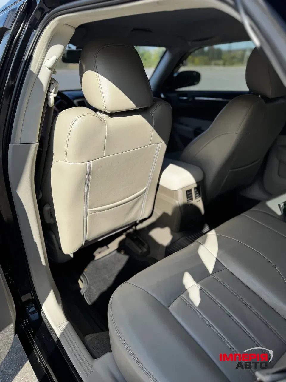 Chrysler 300C - фото 10