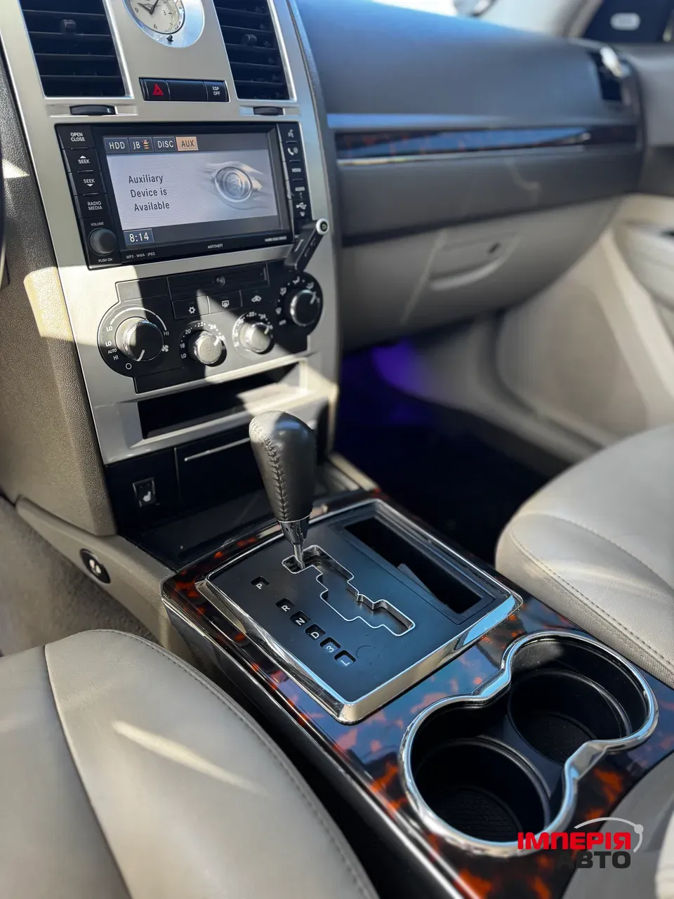 Chrysler 300C - фото 5