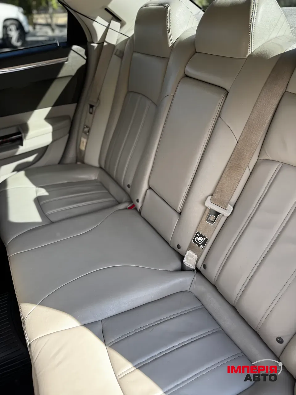 Chrysler 300C - фото 9