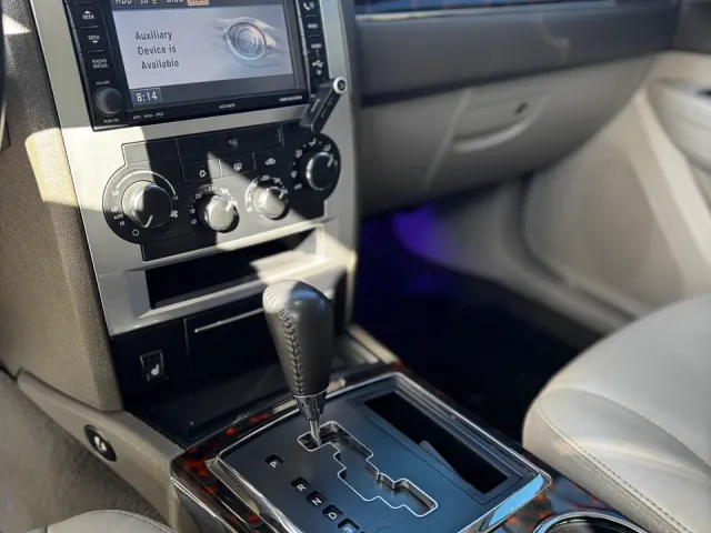 Chrysler 300C - фото 5