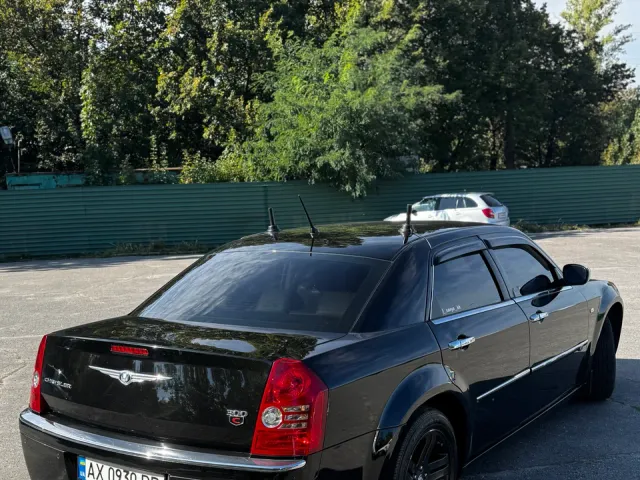 Chrysler 300C - фото 2