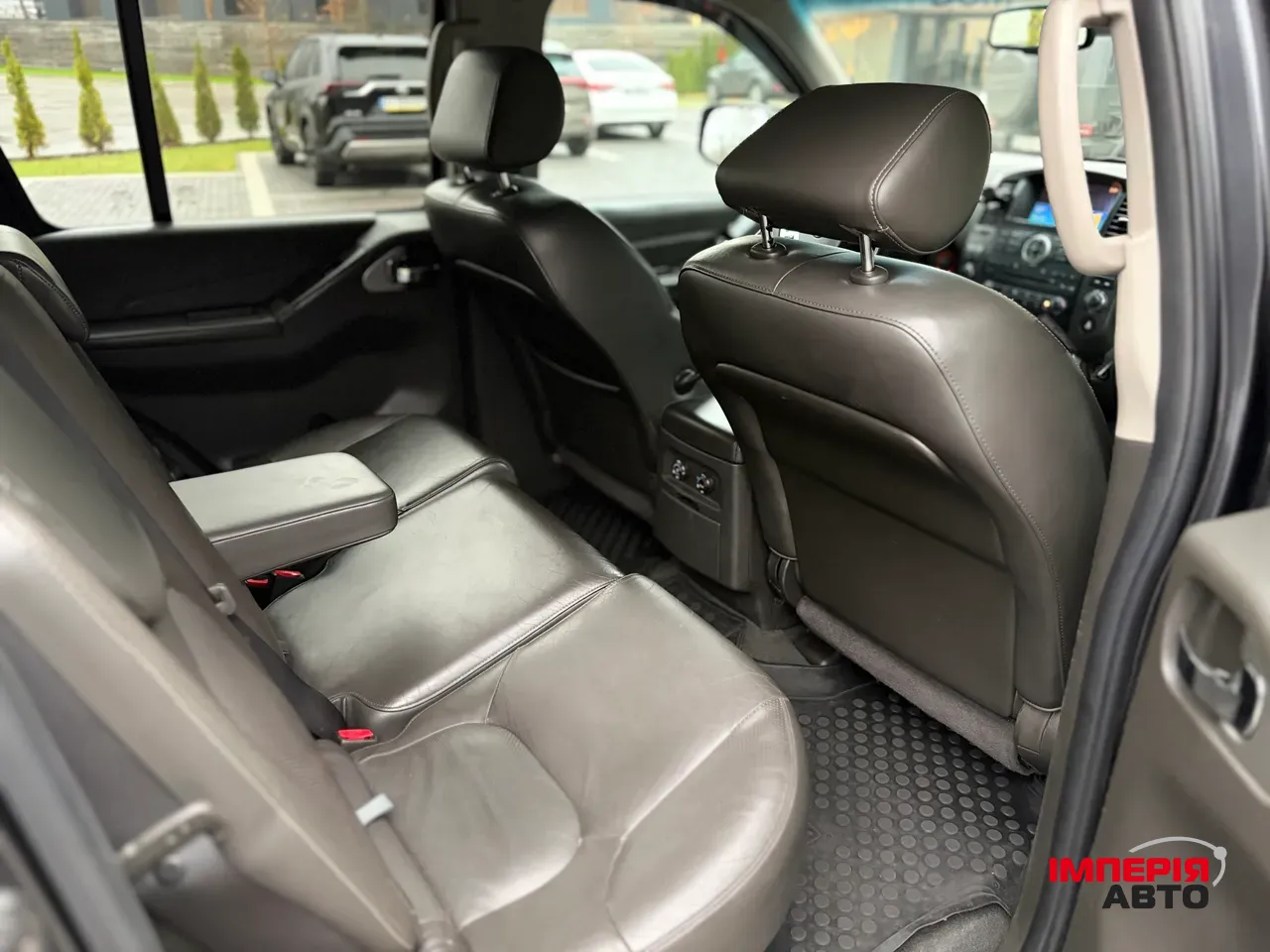 Nissan Pathfinder - фото 11