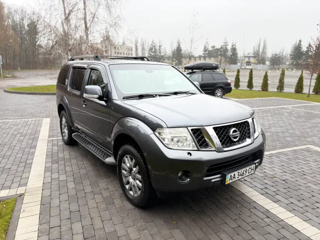 Nissan Pathfinder - фото 2
