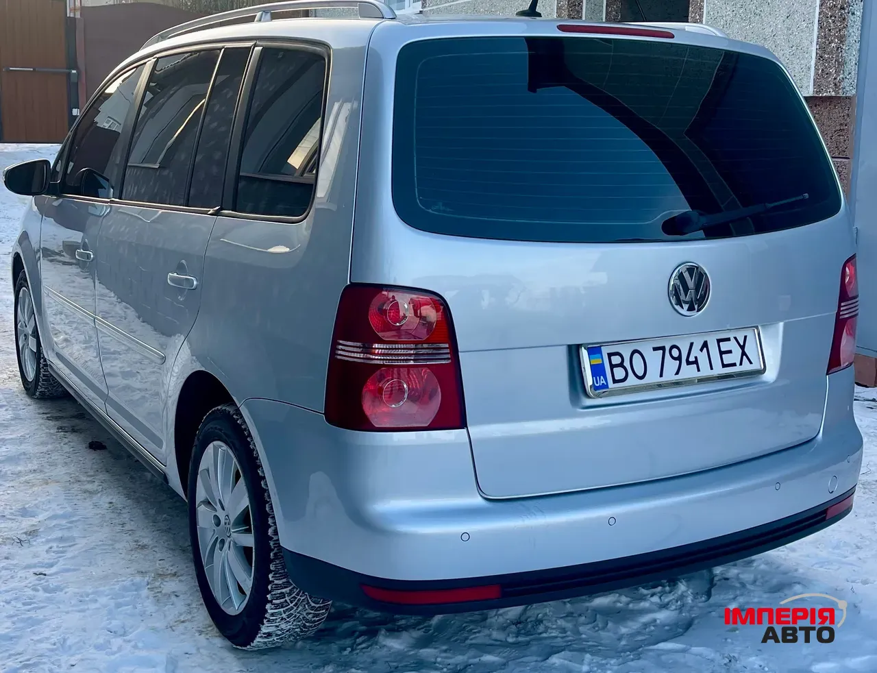Volkswagen Touran - фото 2