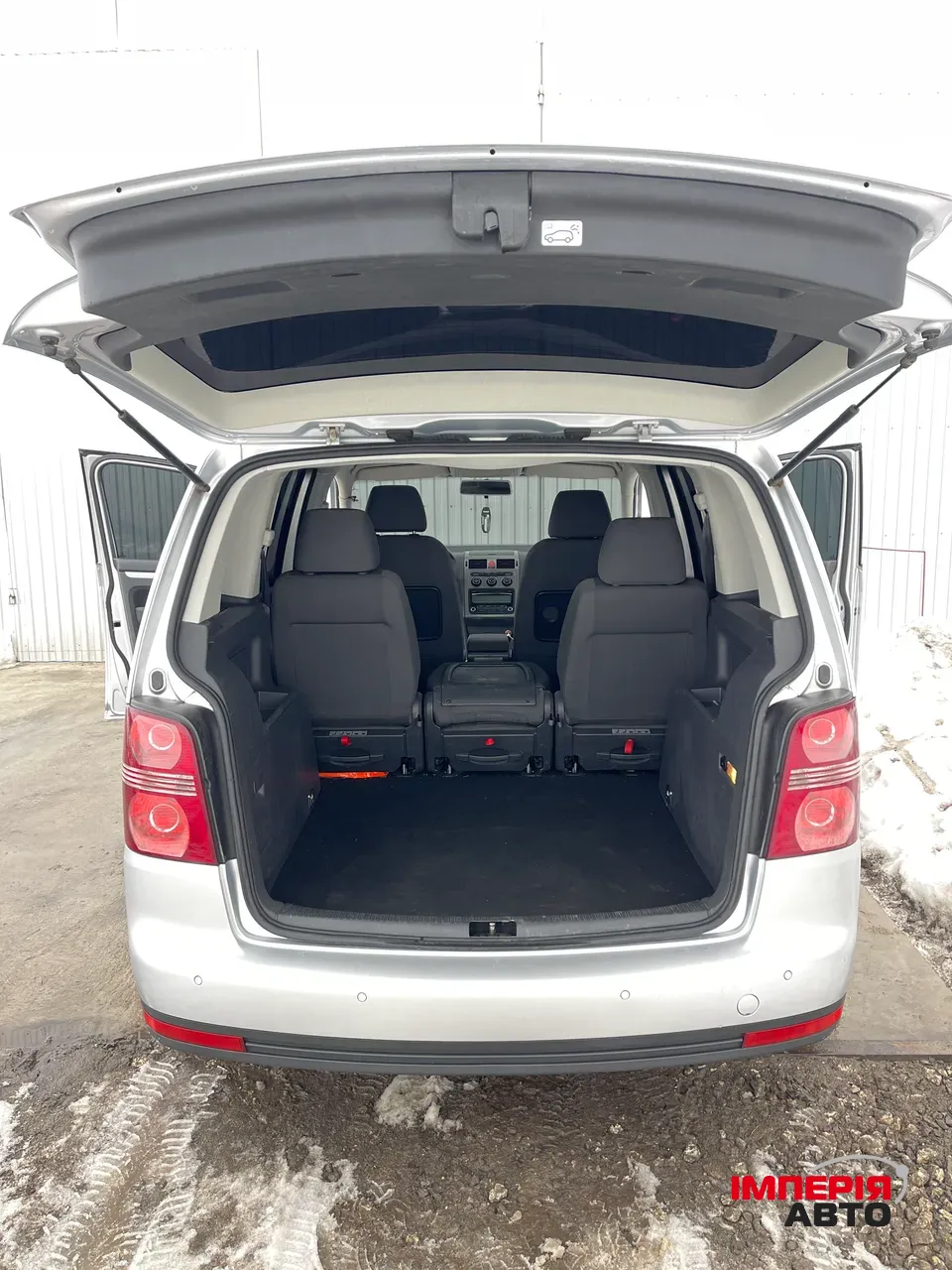 Volkswagen Touran - фото 11