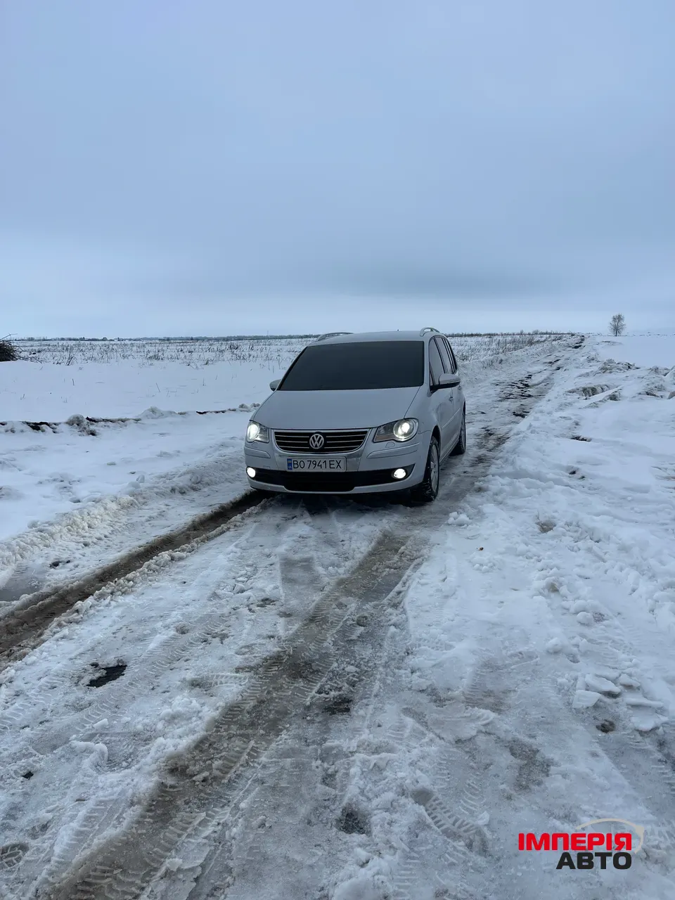 Volkswagen Touran - фото 6