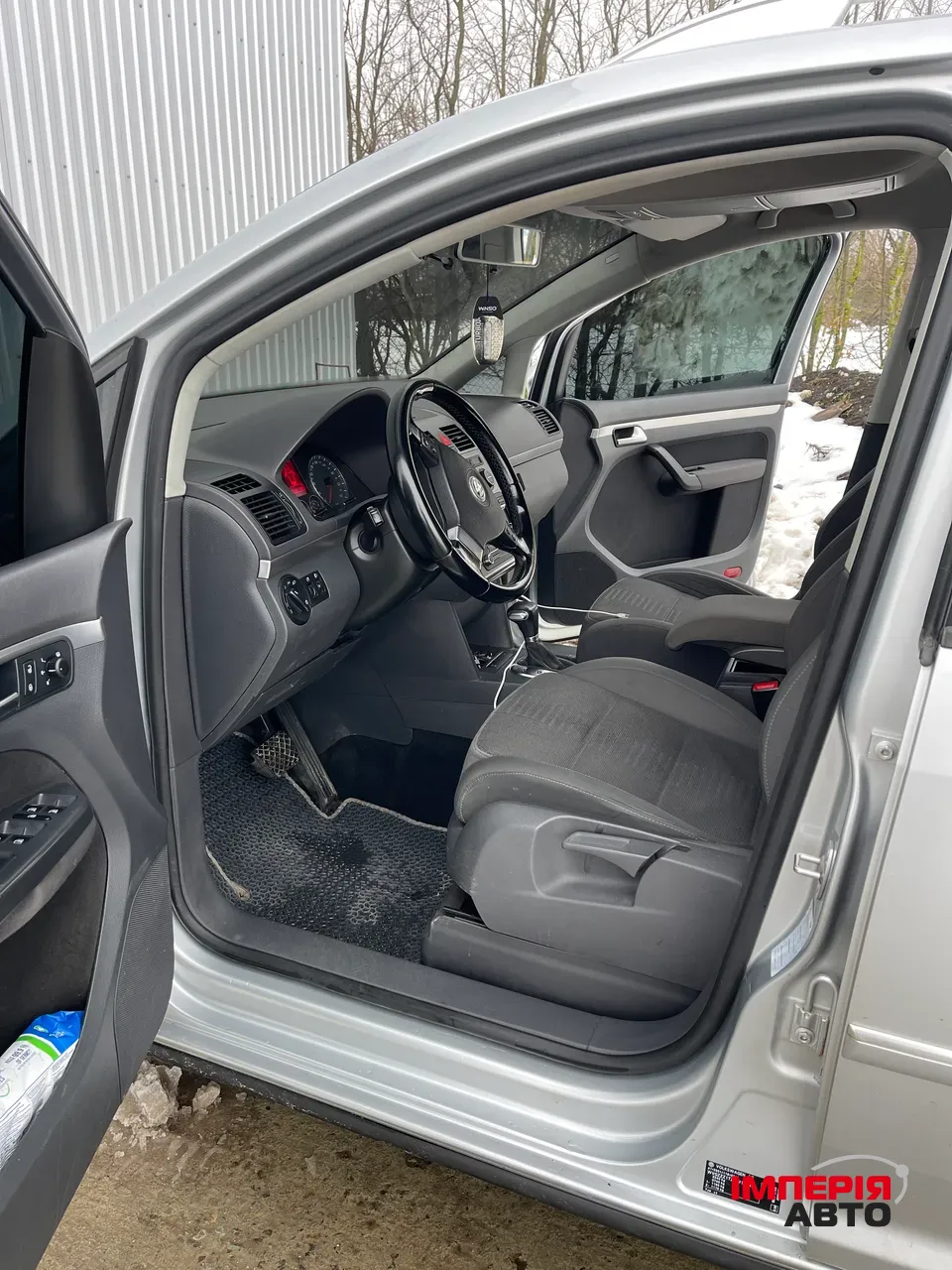 Volkswagen Touran - фото 8