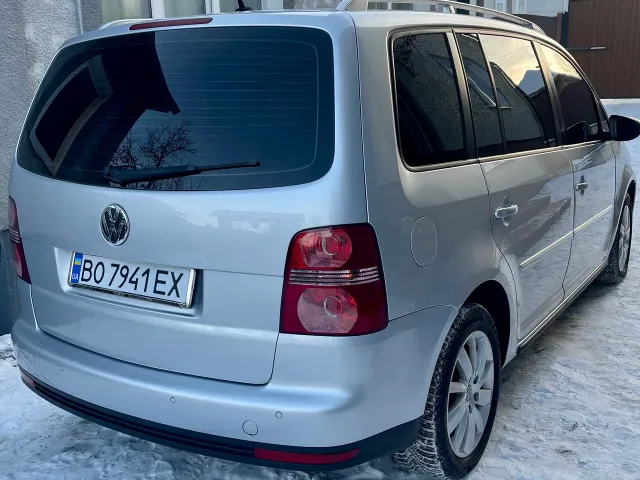 Volkswagen Touran - фото 3