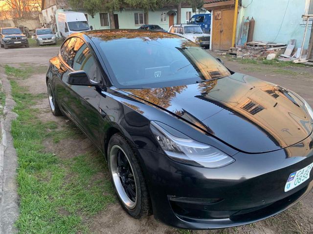 Tesla Model 3 - фото 3