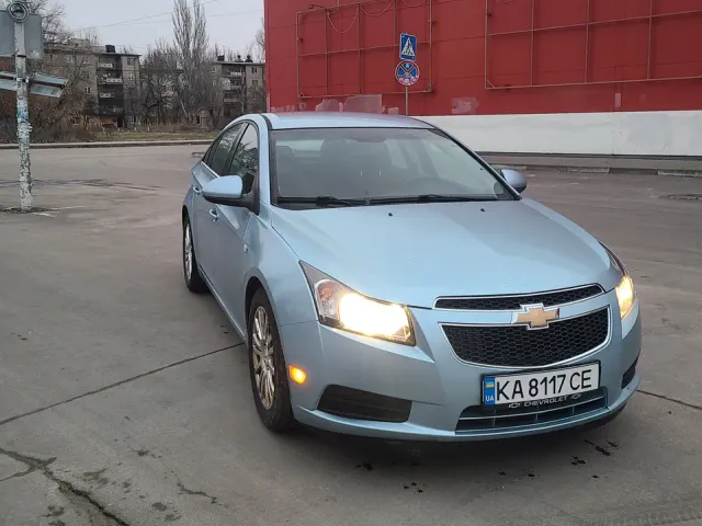 Chevrolet Cruze - фото 1
