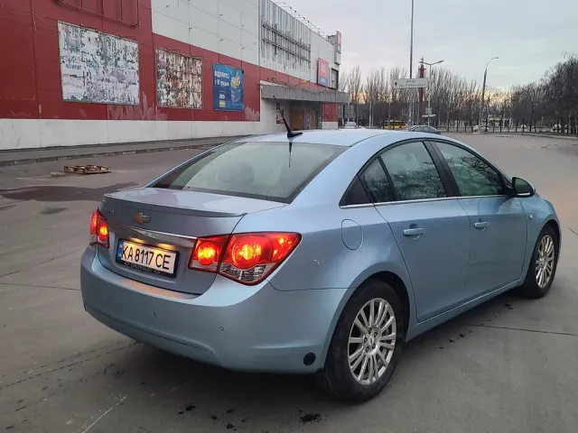Chevrolet Cruze - фото 3