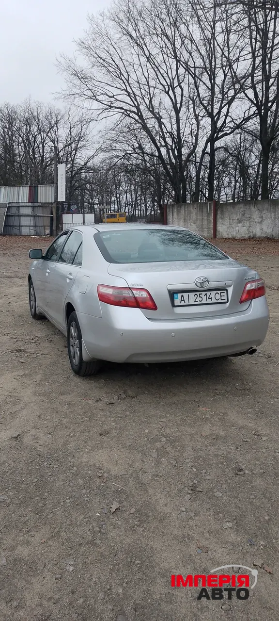 Toyota Camry - фото 6
