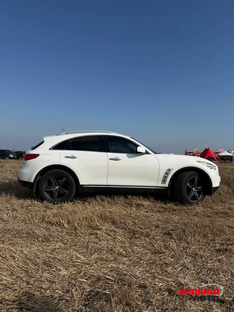 Infiniti FX - фото 12