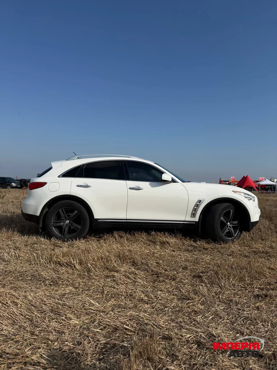 Infiniti FX - фото 11