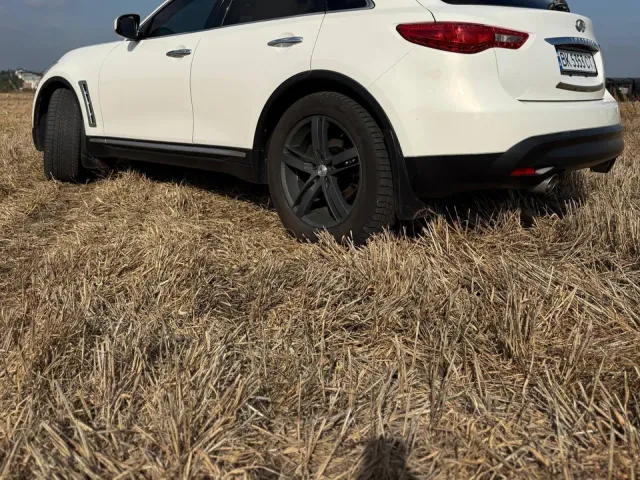 Infiniti FX - фото 3