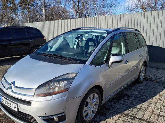 Citroen C4 Picasso - фото 1
