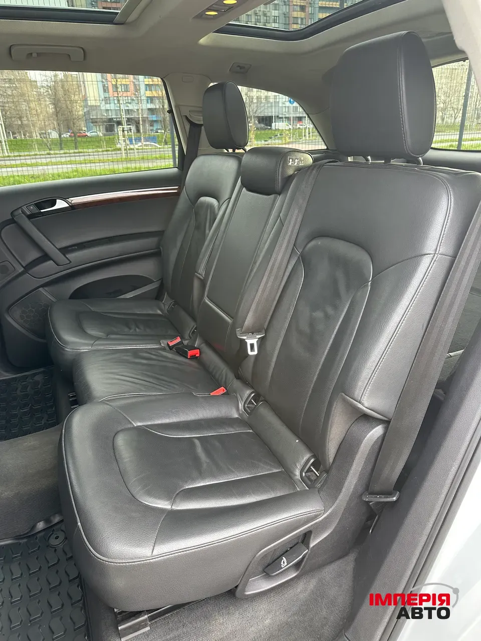 Audi Q7 - фото 16