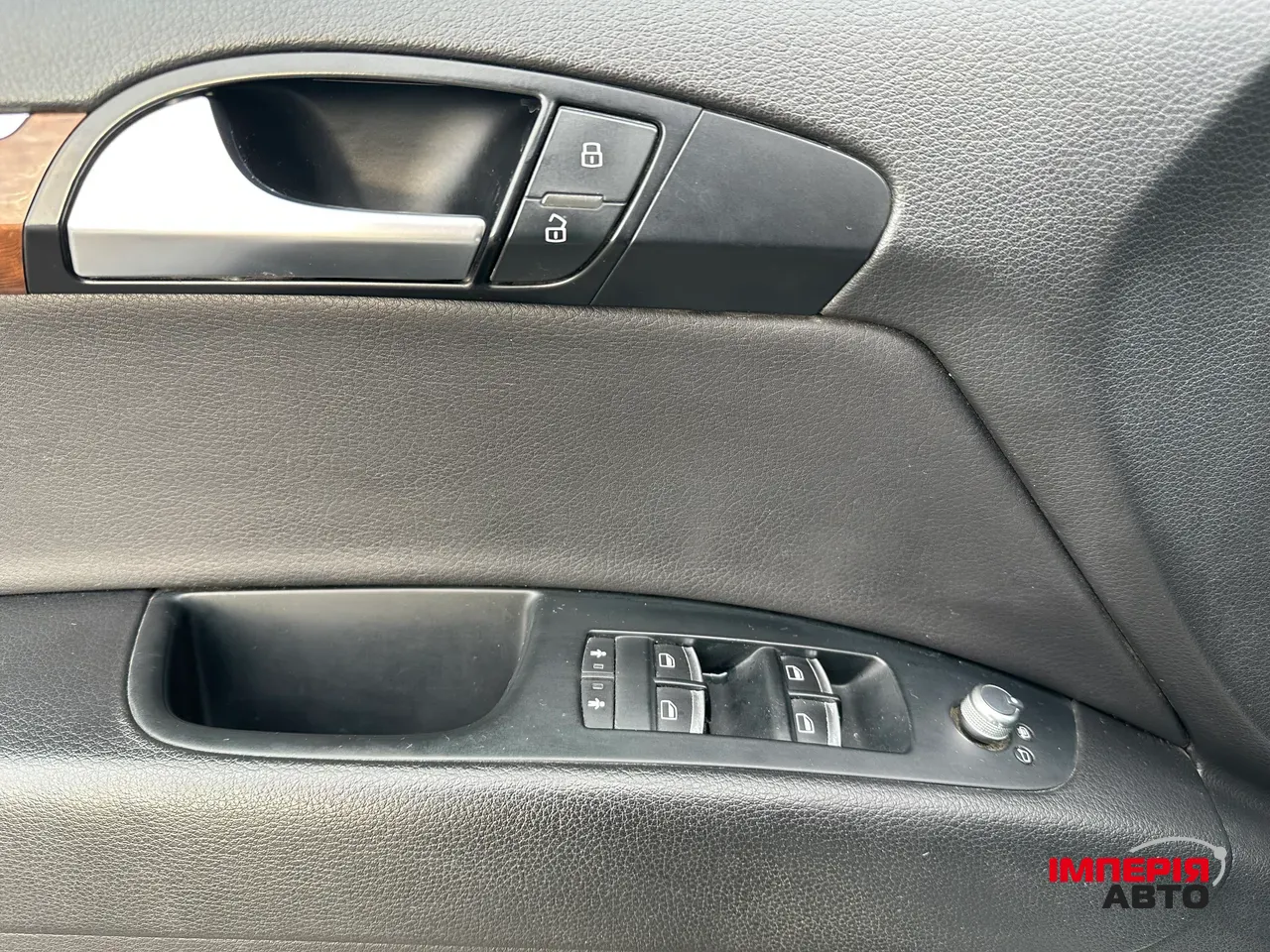 Audi Q7 - фото 14