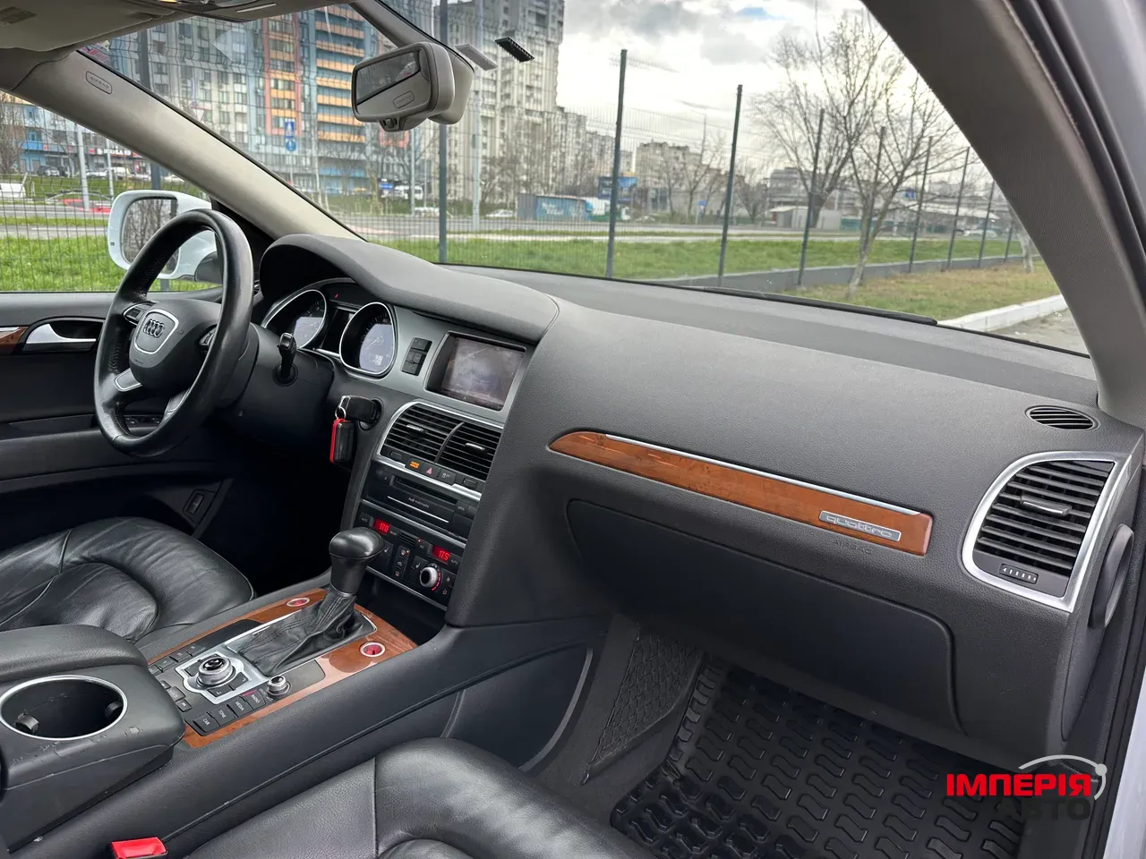 Audi Q7 - фото 19