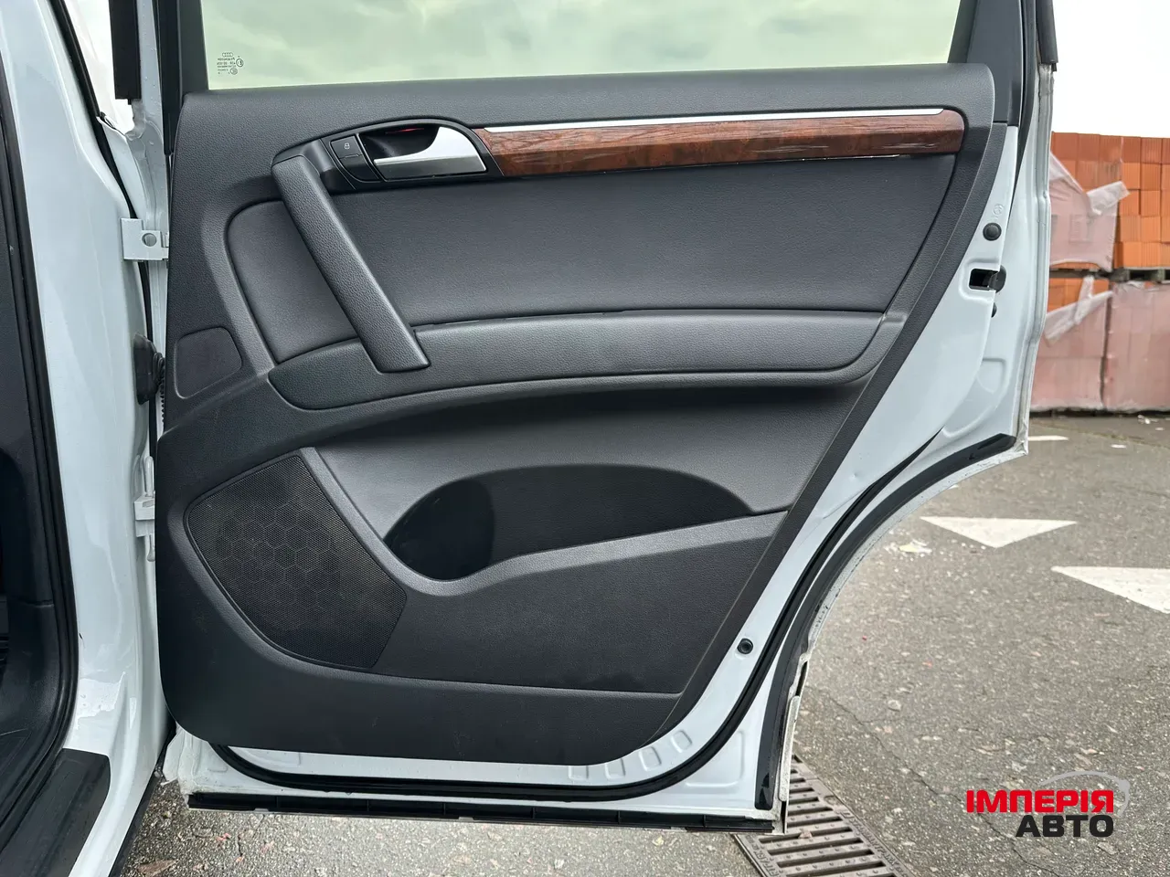 Audi Q7 - фото 25