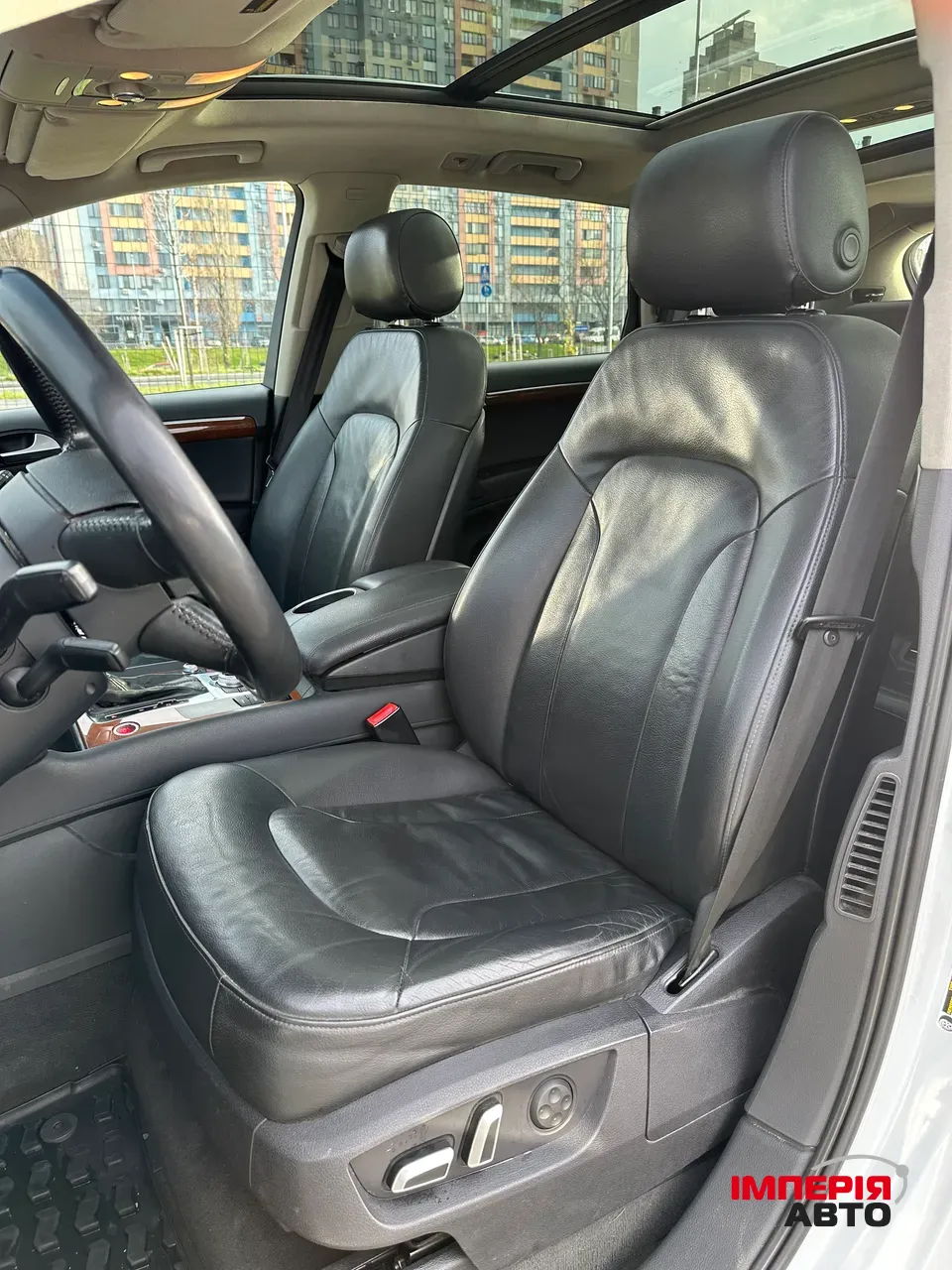 Audi Q7 - фото 12