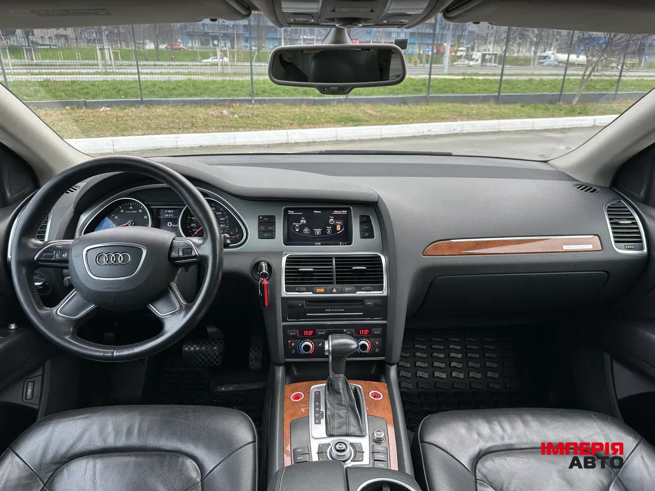 Audi Q7 - фото 9