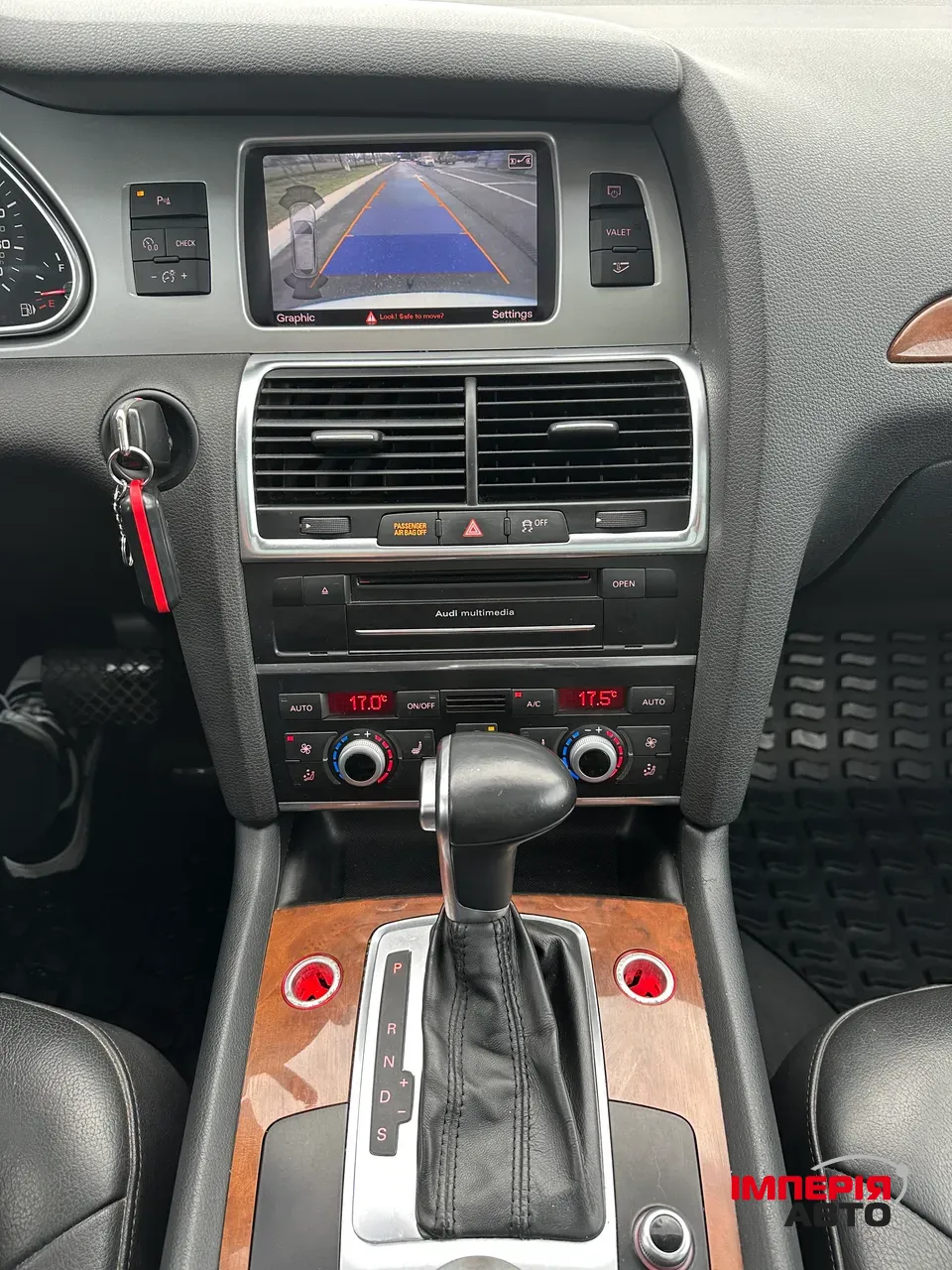 Audi Q7 - фото 10