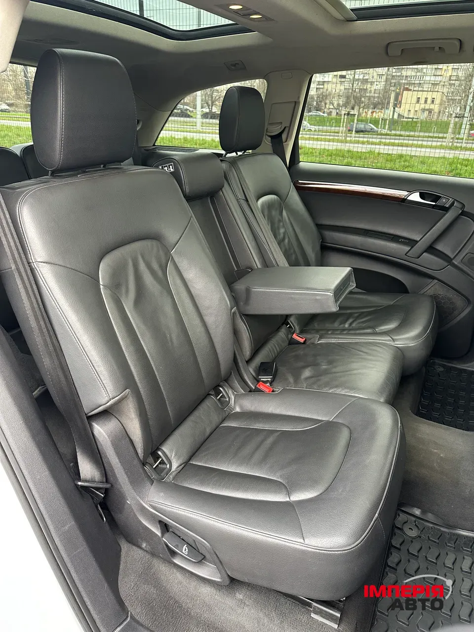 Audi Q7 - фото 23