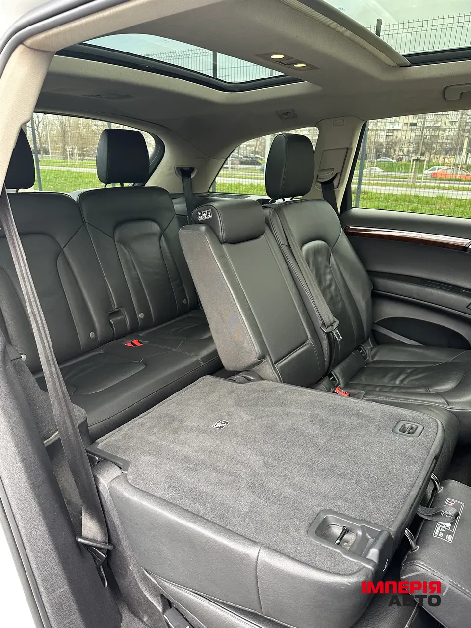 Audi Q7 - фото 24