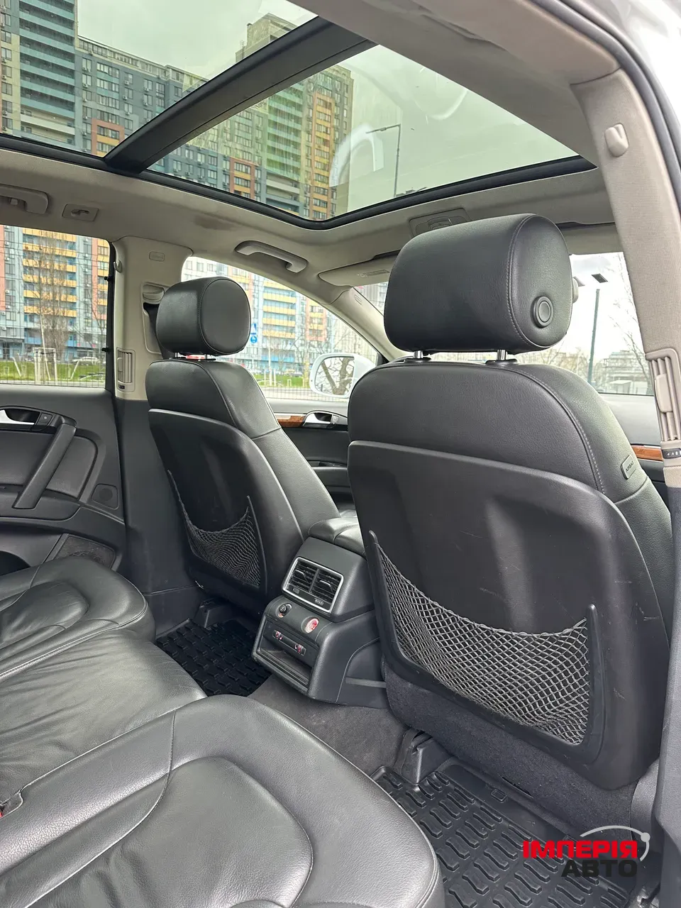 Audi Q7 - фото 22