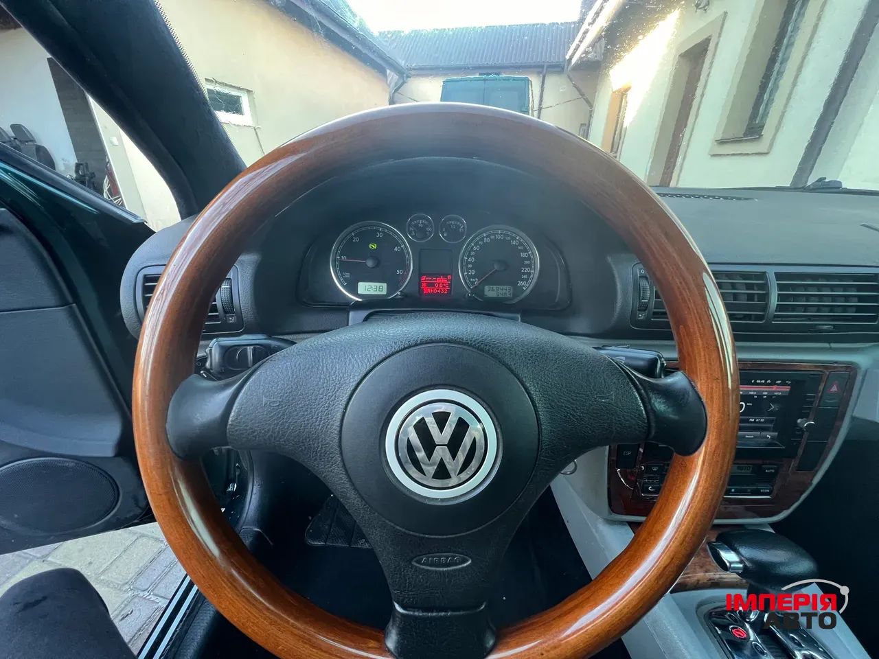 Volkswagen Passat - фото 4