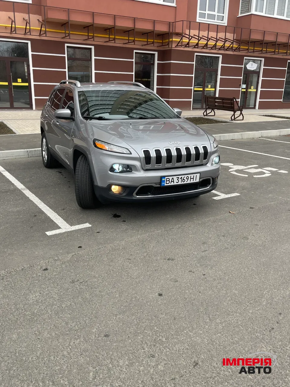 Jeep Cherokee - фото 2