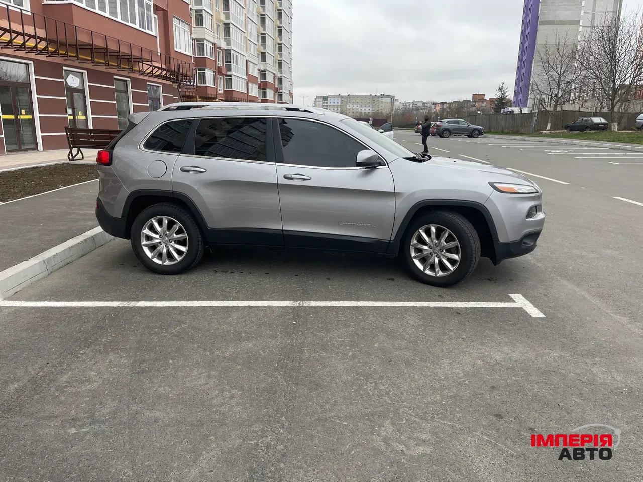 Jeep Cherokee - фото 6