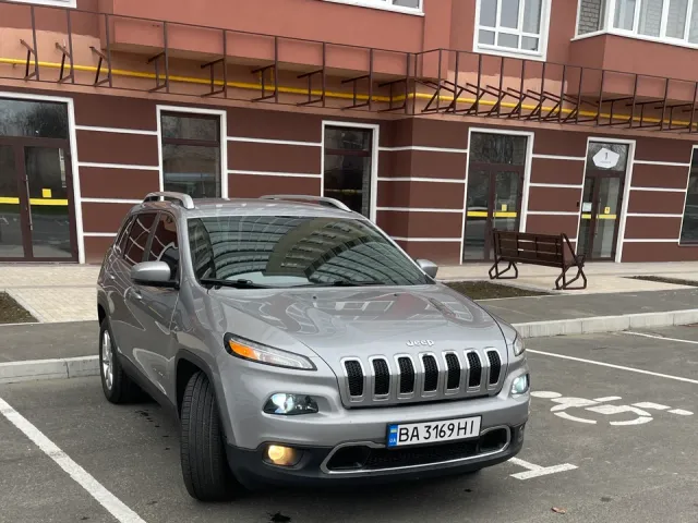 Jeep Cherokee - фото 2