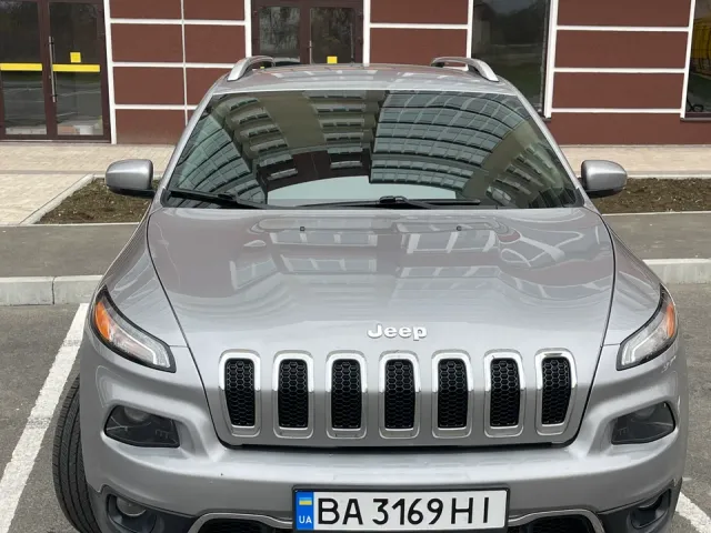 Jeep Cherokee - фото 3