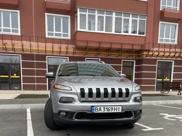 Jeep Cherokee - фото 4