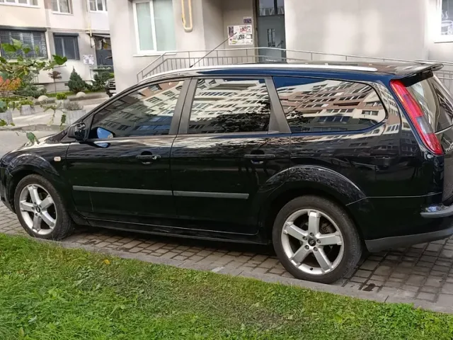 Ford Focus - фото 4