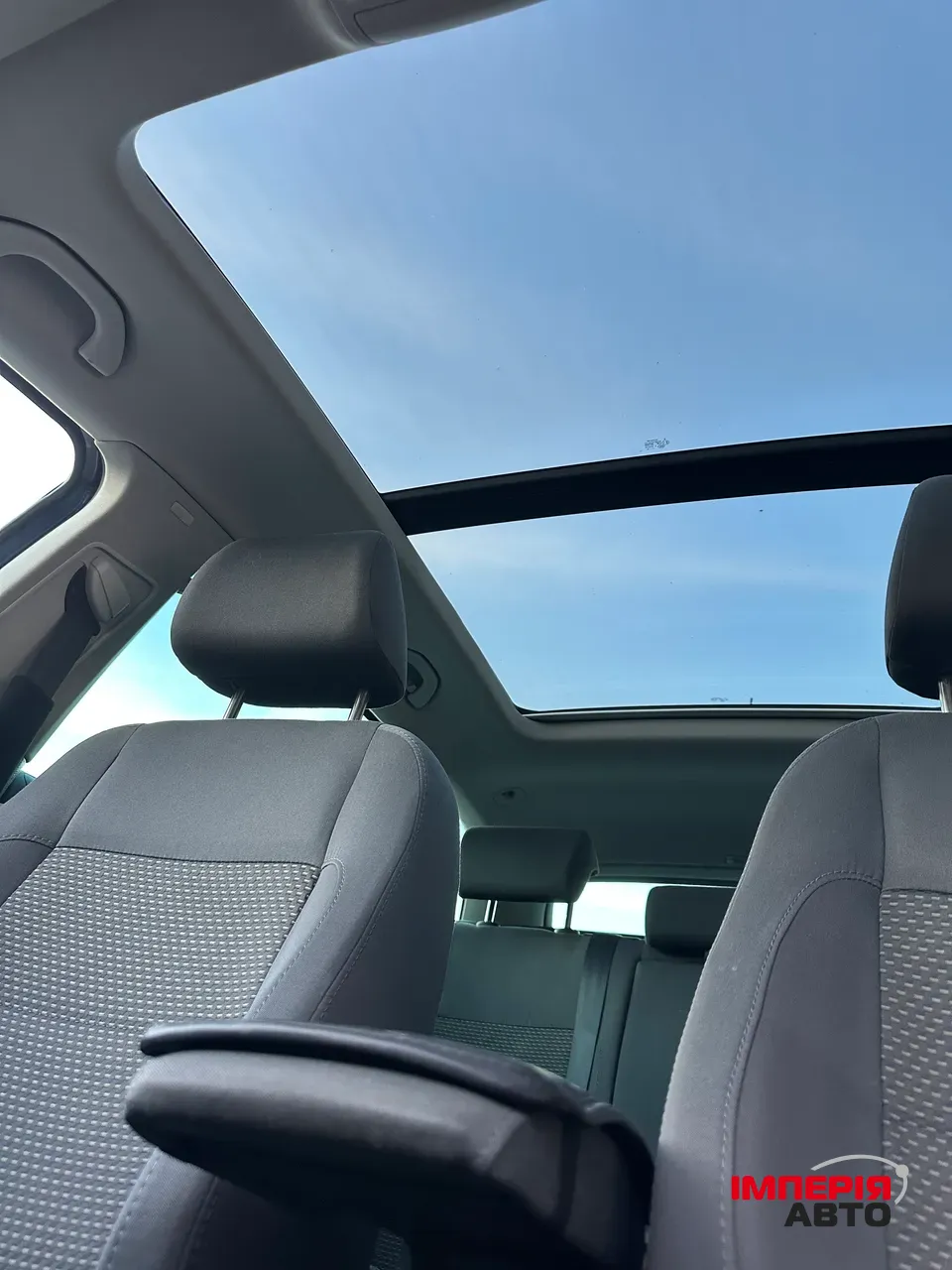 Volkswagen Golf - фото 10