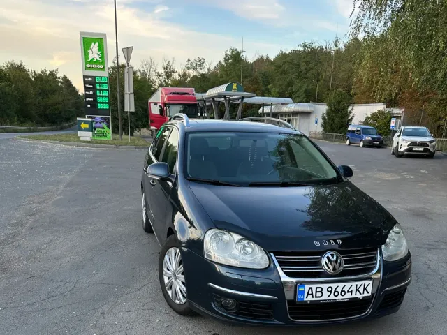 Volkswagen Golf - фото 1