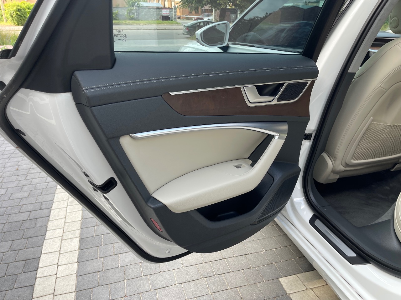 Audi A6 - фото 14