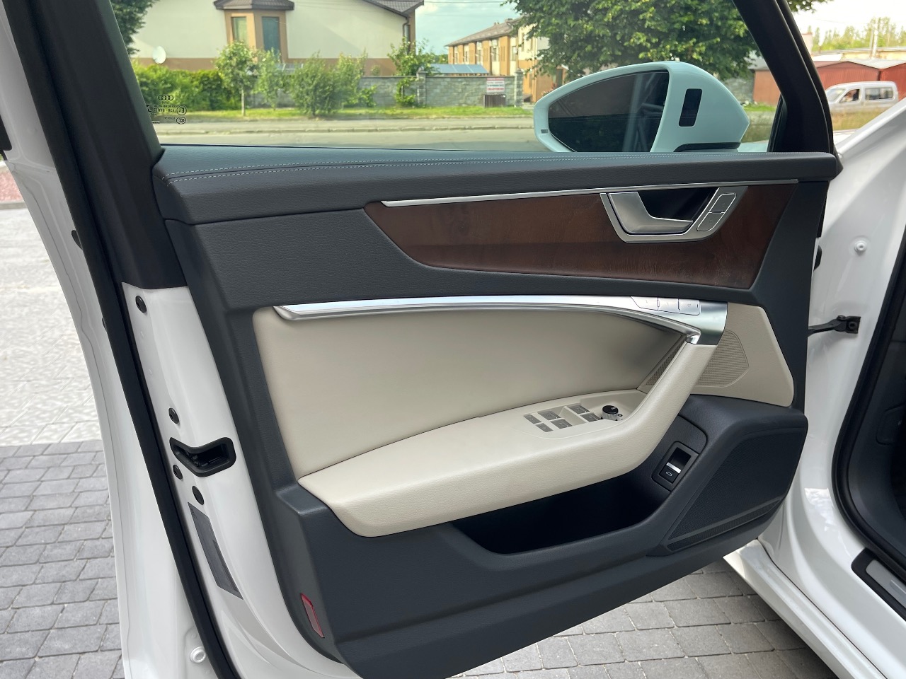 Audi A6 - фото 15