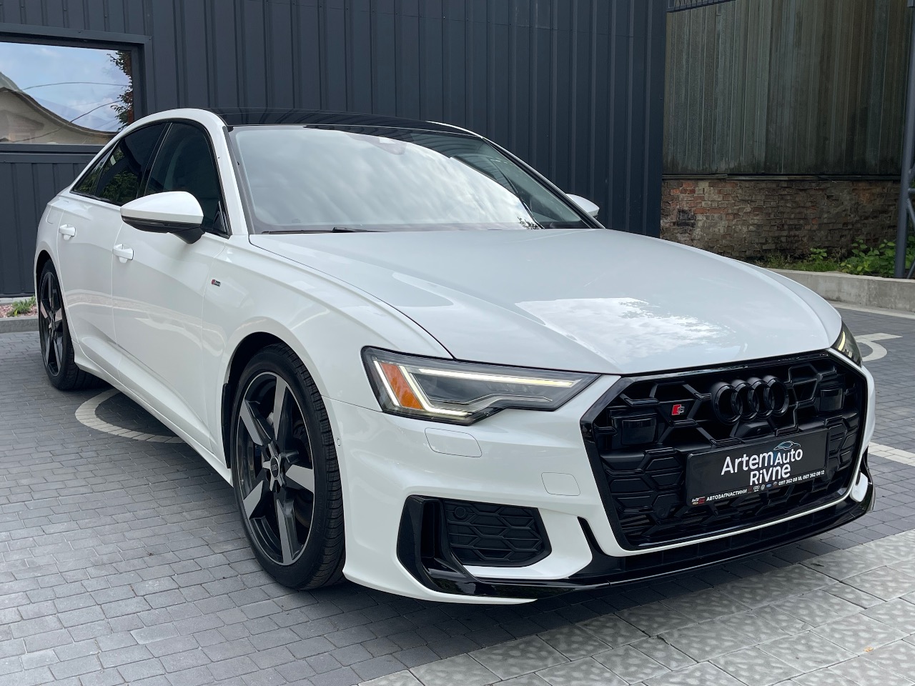 Audi A6 - фото 7