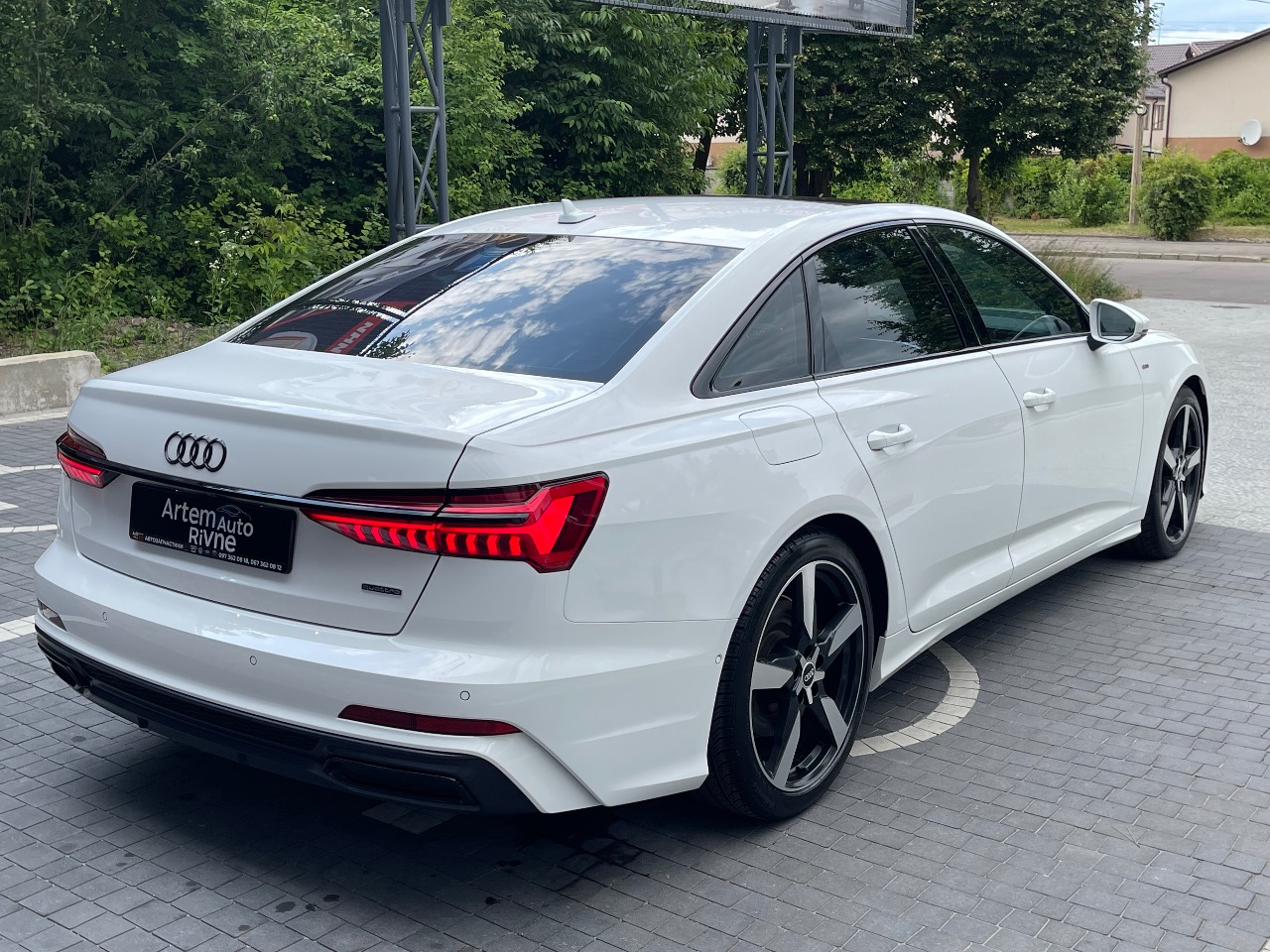 Audi A6 - фото 11