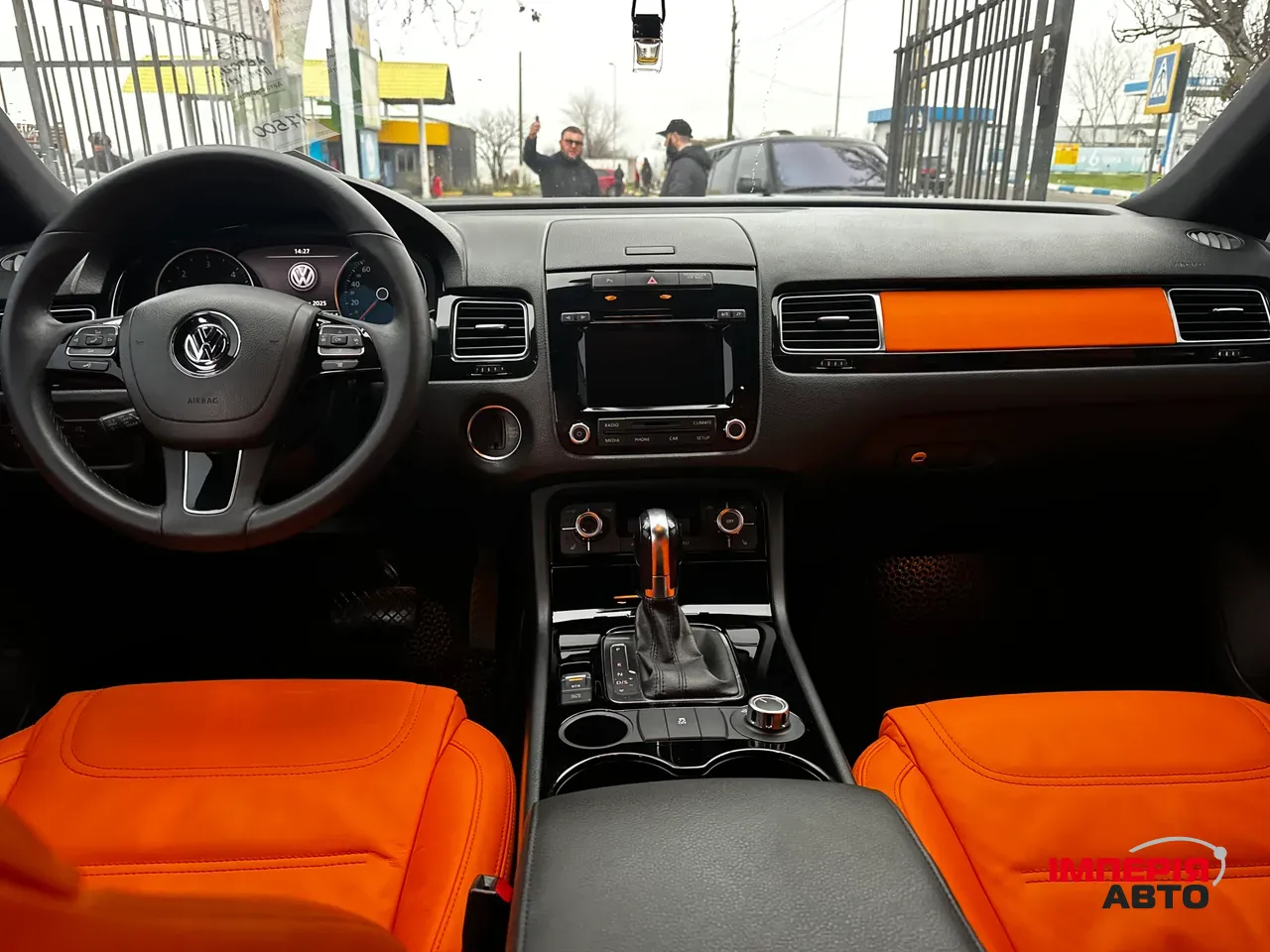 Volkswagen Touareg - фото 10