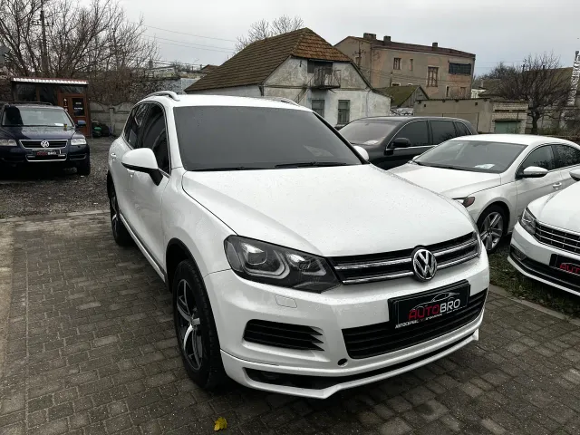Volkswagen Touareg - фото 3