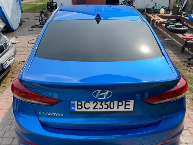Hyundai Elantra - фото 4