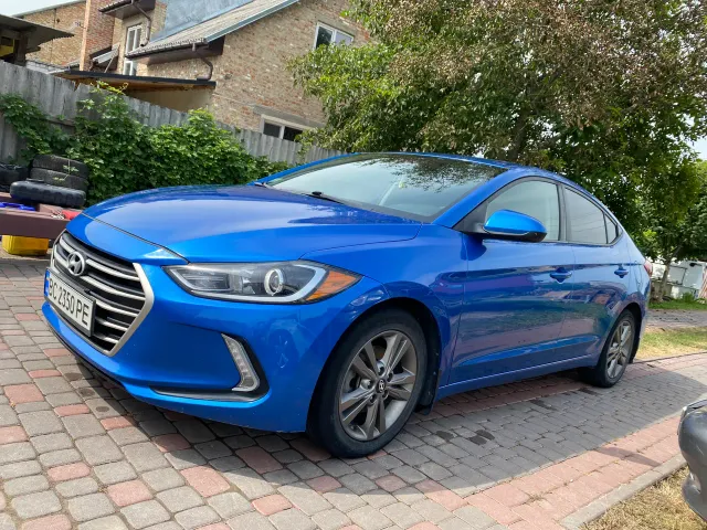 Hyundai Elantra - фото 2