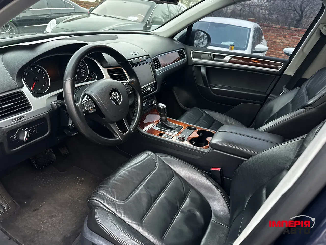 Volkswagen Touareg - фото 7