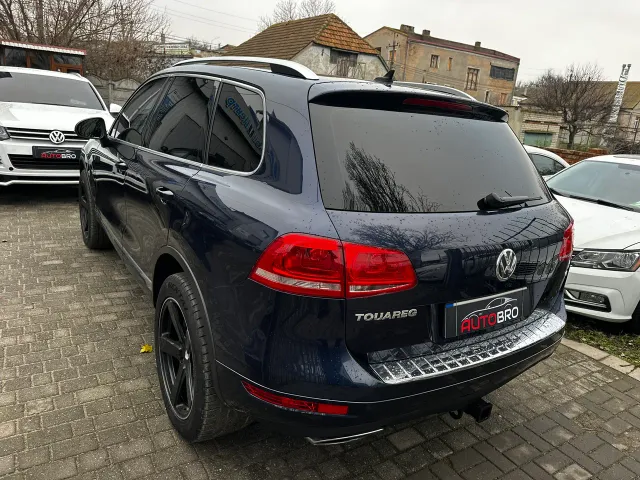 Volkswagen Touareg - фото 3