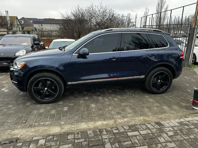 Volkswagen Touareg - фото 2